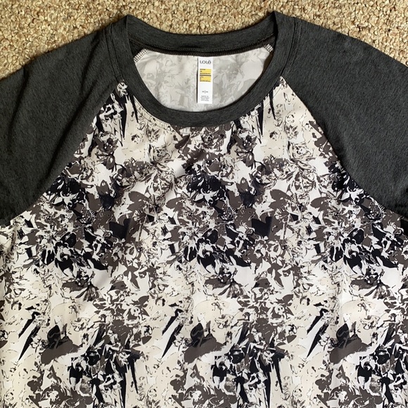 Top - Picture 2 of 4